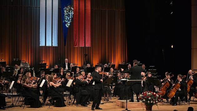 Slavnostní večer se uskutečnil ve Filharmonii Hradec Králové. Foto: Michal Komárek / www.hradeckralove.org