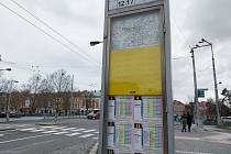Elektronický informační panel nefunguje například na zastávce Muzeum ve směru na hlavní nádraží.