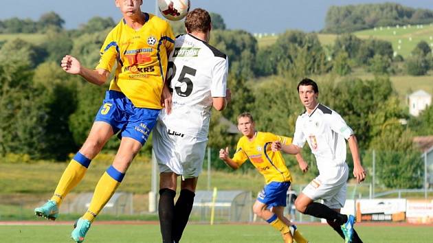 Fotbalová národní liga: Varnsdorf - FC Hradec Králové.