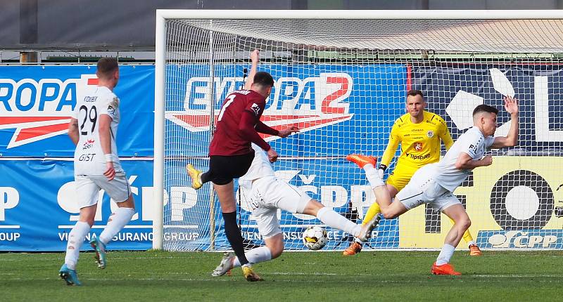 FORTUNA:LIGA - 24. kolo: FC Hradec Králové - AC Sparta Praha 0:2 (0:1).