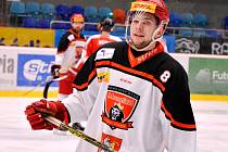 Za první tým hokejového Hradce Králové si talentovaný obránce Michael Gaspar zahrál letní přípravné zápasy.
