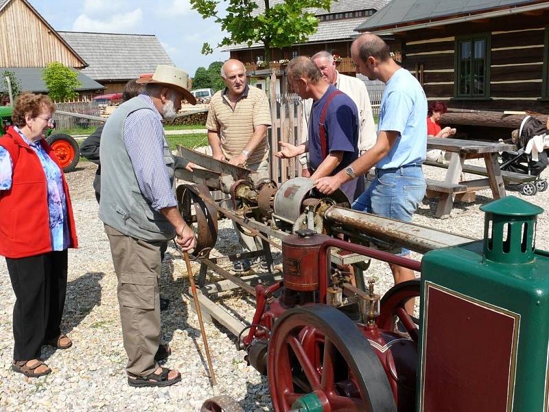 Podorlický skanzev v Krňovicích; historická zemědělská technika