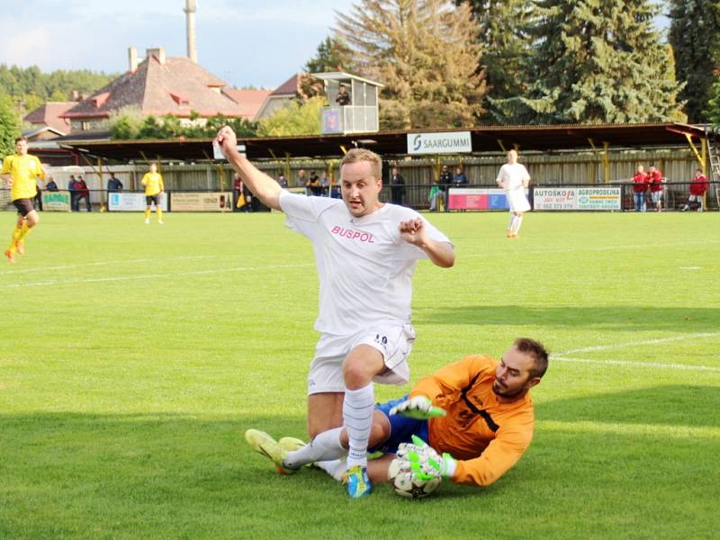 Krajský přebor ve fotbale: TJ Červený Kostelec - FK Vysoká nad Labem.