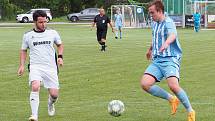 Šlágr III. třídy Sendražice (v bílém) vs. Nový Hradec Králové B (2:2).