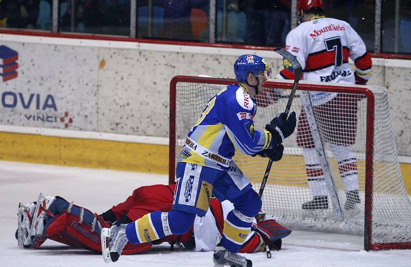 Čtvrtfinále play off hokejové extraligy: Mountfield HK - PSG Zlín.