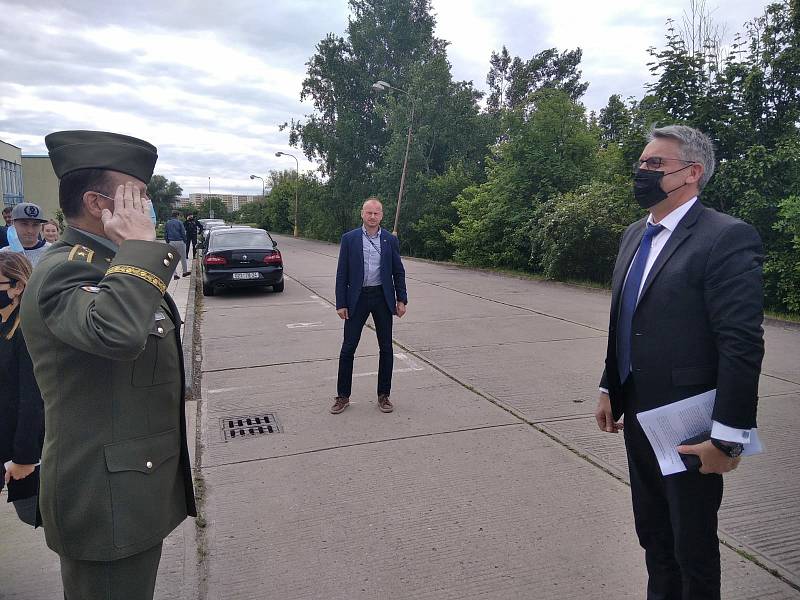 Premiér Andrej Babiš zavítal do Hradce Králové. Hlavním cílem jeho návštěvy je setkání a diskuze se studenty Fakulty vojenského zdravotnictví