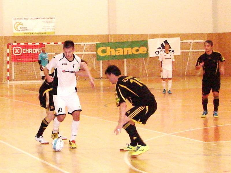 Chance futsal liga: Mados MT Hradec Králové - Nejzbach Vysoké Mýto.