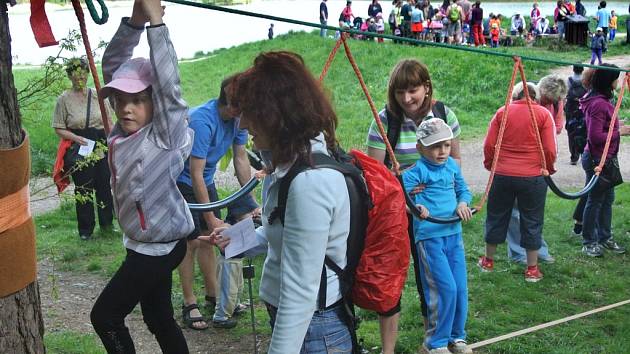 „Lesní stezka Maxipsa Fíka“ hradecké mateřské školy Klíček.