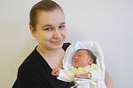 ELIŠKA ŠMÍDOVÁ se narodila 9. ledna ve 12.18 hodin. Měřila 51 cm a vážila 3690 g. Velmi potěšila své rodiče Veroniku Čubovou a Daniela Šmídu z Cerekvice nad Bystřicí. Tatínek byl u porodu velkou oporou pro maminku a zvládl to skvěle.