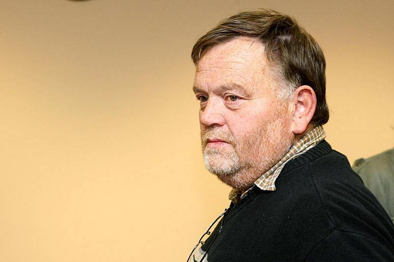 U Krajského soudu v Hradci Králové začalo hlavní líčení s Vladimírem Grygarem, kterého obžaloba viní z dotačního podvodu při výrobě varhan pro hradeckou filharmonii.