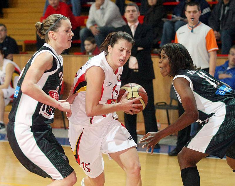 14. kolo ženské basketbalové ligy: Hradecké Lvice x Frisco Sika Brno.