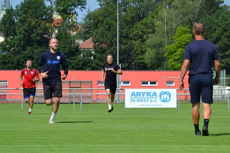 Nové tváře. Na tréninku hradecké Slavie se objevili Tomáš Kabeláč, Jan Pražák či Erik Týfa