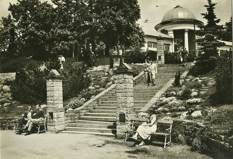 Historické pohlednice Mariánských Lázní ukazují, jakým způsobem se město měnilo.