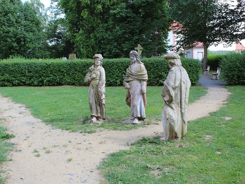 Poutní místo Maria Loreto u Chebu je podle psychotroniků léčivé. Uklidňující účinky tu pociťují i návštěvníci.