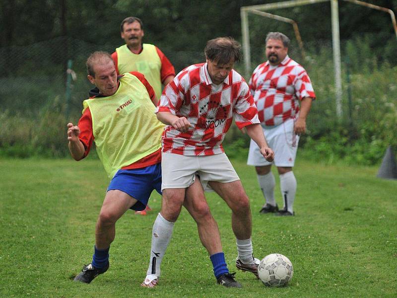 Fotbalový turnaj starých gard ve Starém Hrozňatově