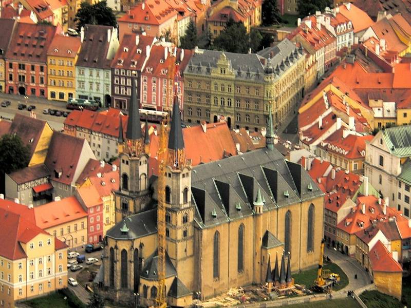 Letecké snímky chebského chrámu sv. Mikuláše