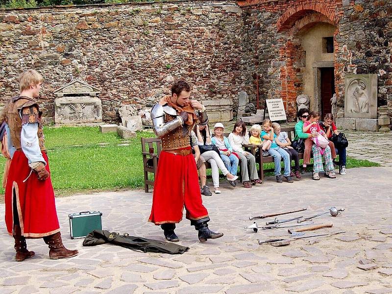 Nejen seznamování s historickými i současnými řemesly bylo hlavním tématem druhého turnusu šestého  ročníku příměstského tábora – takzvané Letní výtvarné dílny pořádané chebským muzeem. 