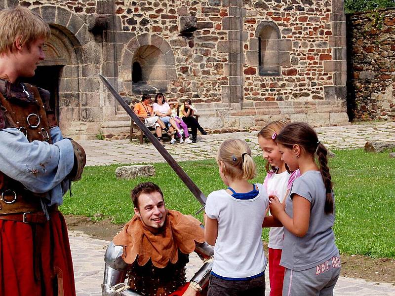 Nejen seznamování s historickými i současnými řemesly bylo hlavním tématem druhého turnusu šestého  ročníku příměstského tábora – takzvané Letní výtvarné dílny pořádané chebským muzeem. 