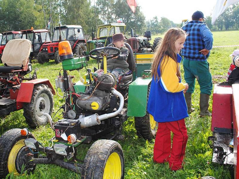 Ve Staré Vodě se uskutečnil druhý ročník Traktoriády