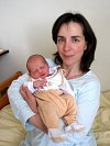 ADAM ŠPERL z Chebu se narodil 19. března ve 20.10 hodin. Měřil 50 centimetrů a vážil 3,19 kilogramu