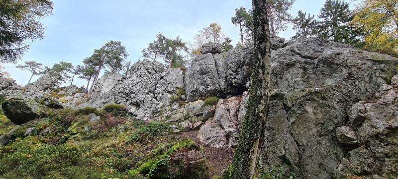 Goethova skalka v říjnu.