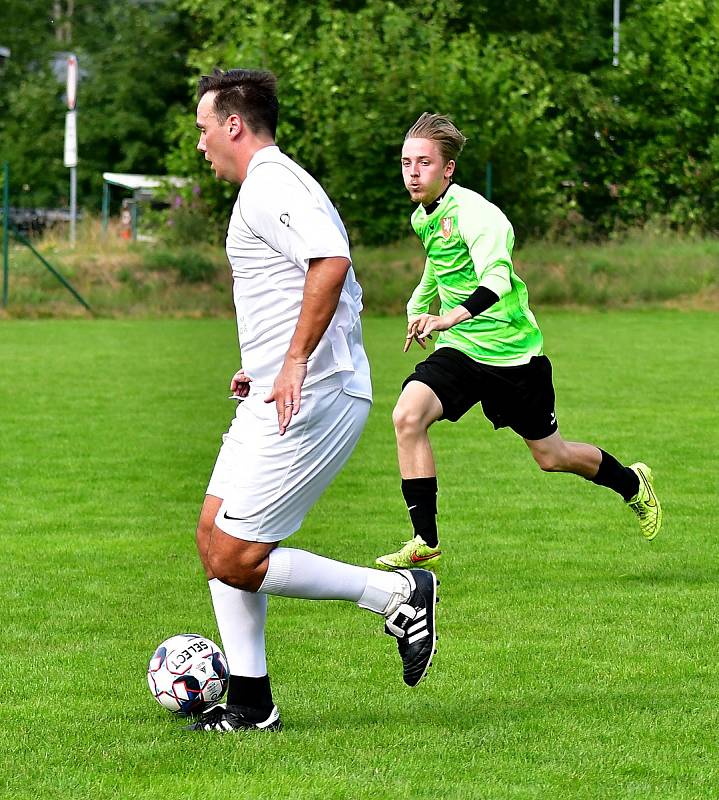 Sigi team v benefičním utkání pokořil Potůčky v poměru 10:4.