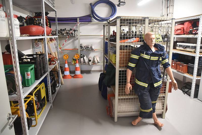 V sobotu 21. května si zájemci mohli prohlédnout zbrusu nové garáže pro hasičskou techniku.