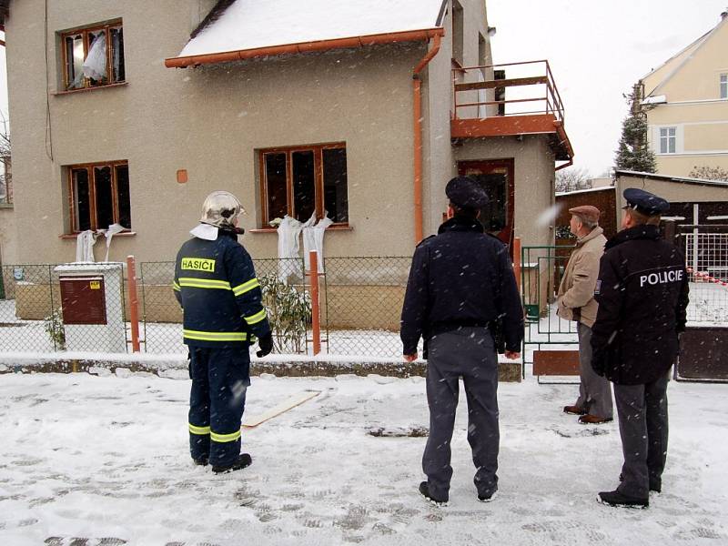 Výbuch plynu zničil rodinný domek fe Františkových Lázních. Podle statika bude nutné jej strhnout