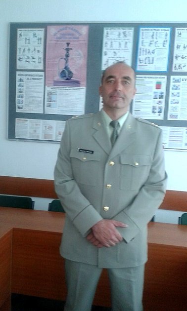 Armádní lékař Vladimír Pavlík posílil spolu se svou kolegyní chebskou nemocnici.