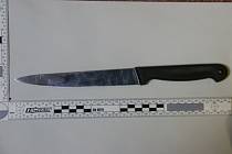 Nůž, který po přepadení trafiky, nechal pachatel na místě činu. 