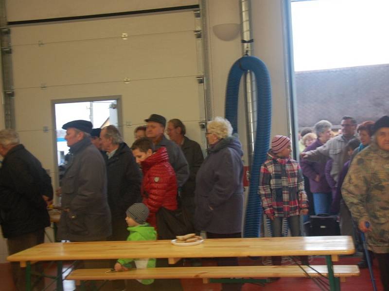 Dobrovolní hasiči v Křižovatce se dočkali nové hasičárny.