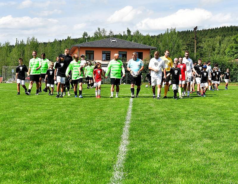 Sigi team v benefičním utkání pokořil Potůčky v poměru 10:4.