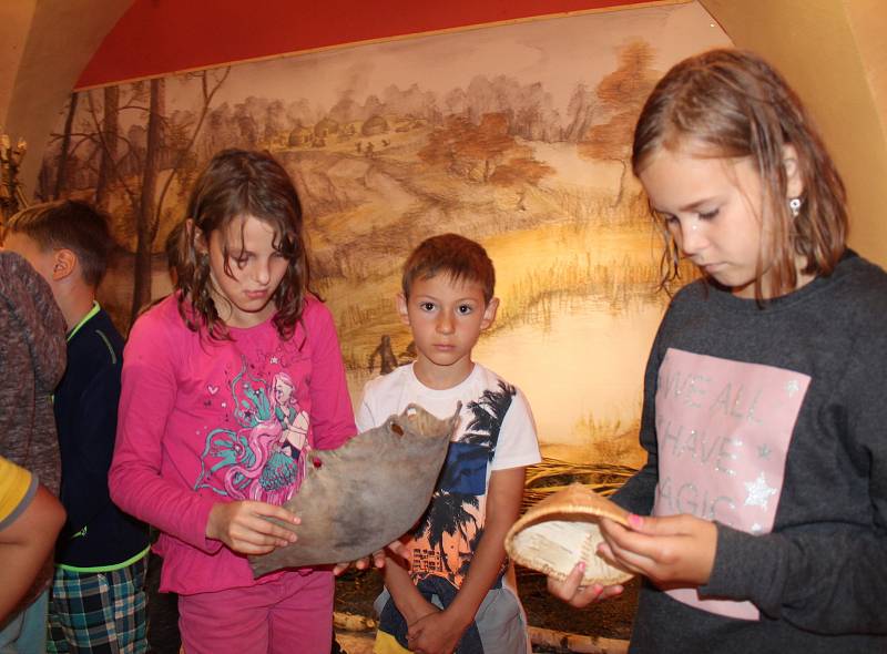 Děti z Domu dětí a mládeže a školní družiny Luby navštívily Muzeum Cheb.