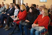 Setkání krajských radních se starosty Chebska se konalo v prostorách Hotelové školy v Mariánských Lázních.