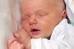 JAN VÁKA se narodil v pátek 17. ledna v 5.53 hodin. Při narození vážil 4 080 gramů a měřil 53 centimetrů. Maminka Marie a tatínek Jan se radují z malého Jeníčka doma v Aši.