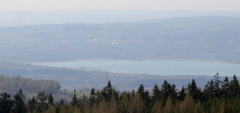 Rozhledna na Krásenském vrchu, Krudum a Dlouhá stoka