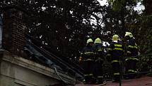 Oheň poničil v pátek 15. srpna nad ránem střechu hudebního klubu Klubíčko v Aši