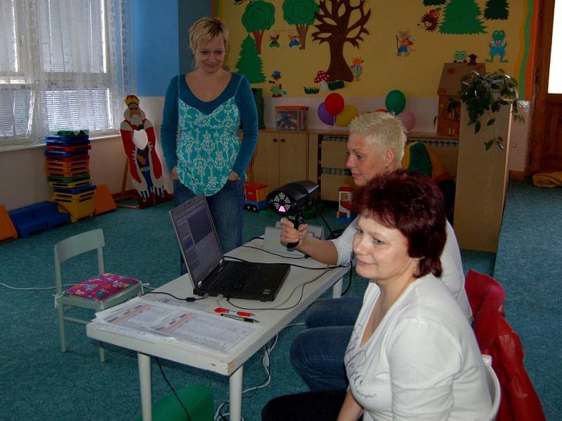 Vyšetření zraku v chebské mateřské školce na Skalce