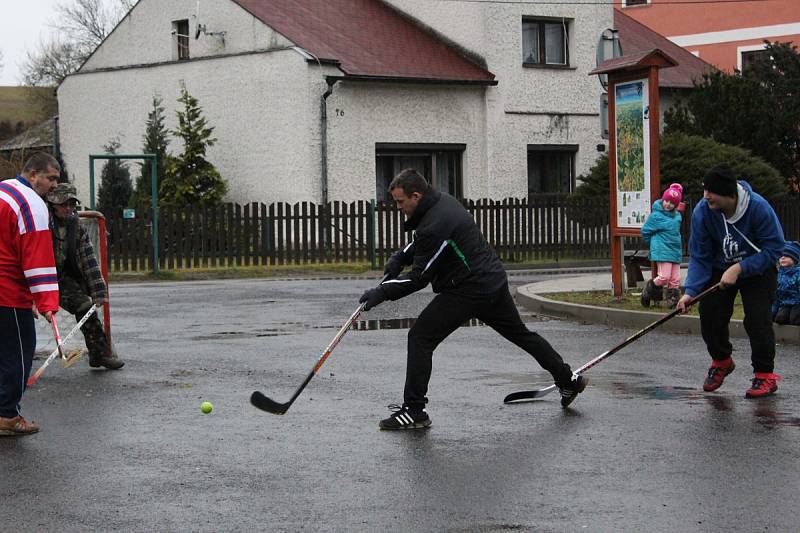 Hokej na silvestra neodmyslitelně patří k jedné z milíkovských tradic.