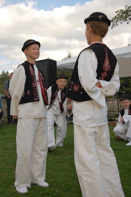 Víkend na hradě Seeberg byl ve znamení 740. výročí a vína.