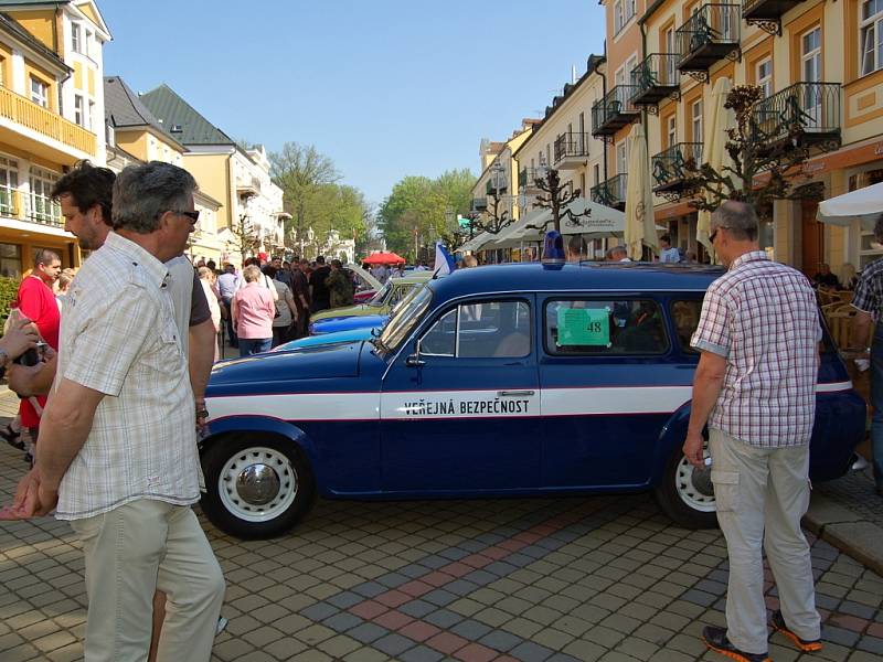 XIV. ročník Mezinárodní soutěže elegance historických vozidel se uskutečnil ve Františkových Lázních.