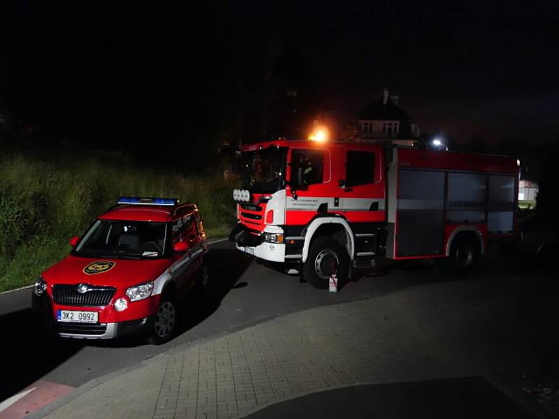 Evakuace bytového domu ve Františkových Lázních po výbuchu v jednom z bytů