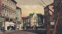 Historické pohlednice ukazují i stavby, které už dnes v Chebu neexistují.