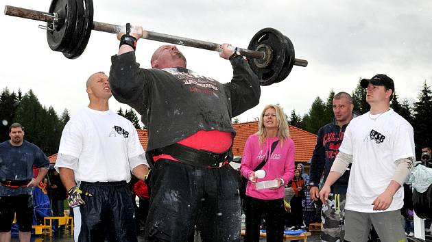 ČESTMÍR Šíma vložil do Strongman´s games hodně úsilí. I přes nemoc dal do soutěže veškerou svou sílu. 