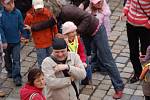 Před jedenácti lety se na chebském náměstí vyfotilo najednou 950. lidí.