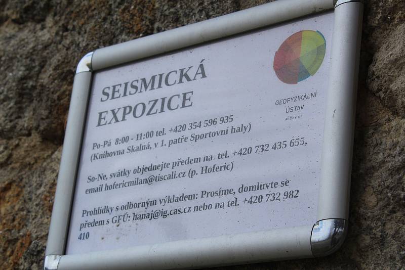 Na Chebsku se někdy třese zem. Mobilní aplikace má za cíl usnadnit informovanost zájemců o zemětřesení a zemětřesných rojích v této seismicky neklidné lokalitě.