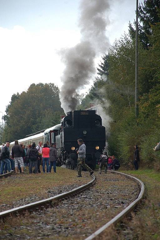 Den železnice se oslavoval i na Chebsku. Přijela sem historická Všudybylka. 