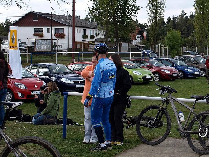 Cyklistické závody v Lipové. 