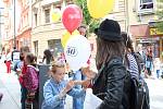 DORTOVOU BITVOU vyvrcholily oslavy 50. výročí otevření Mlíčňáku na chebské pěší zóně. Zúčastnily se jí desítky dětí.