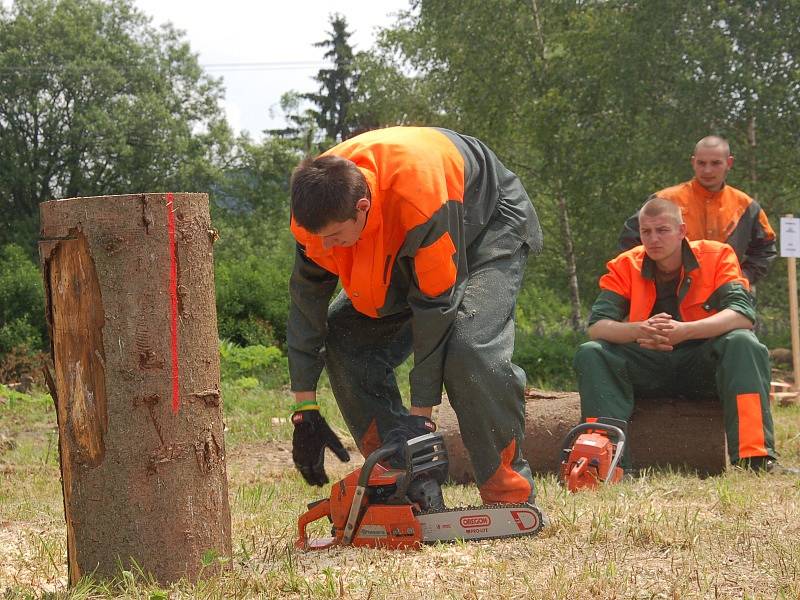 PRAPILA přivítala i soutěžící něžného pohlaví. 